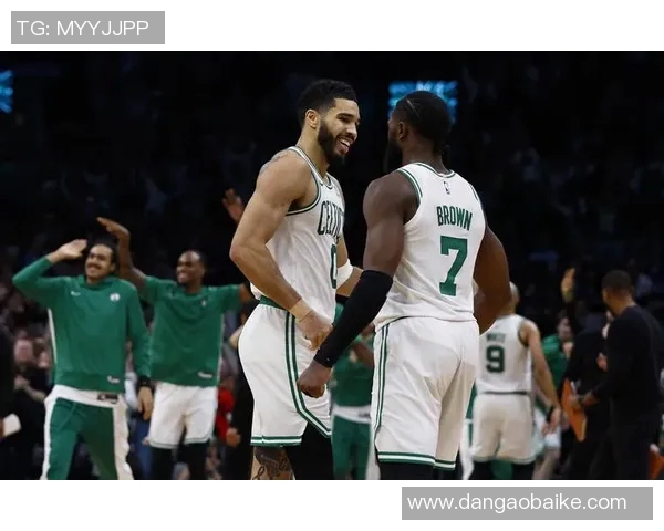 塔图姆豪取60分致敬科比绿军逆转尼克斯刷新历史纪录 塔图姆豪取60分致敬科比绿军逆转尼克斯刷新历史纪录